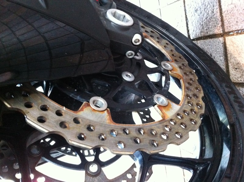 Rusting brake discs on ZX14R
